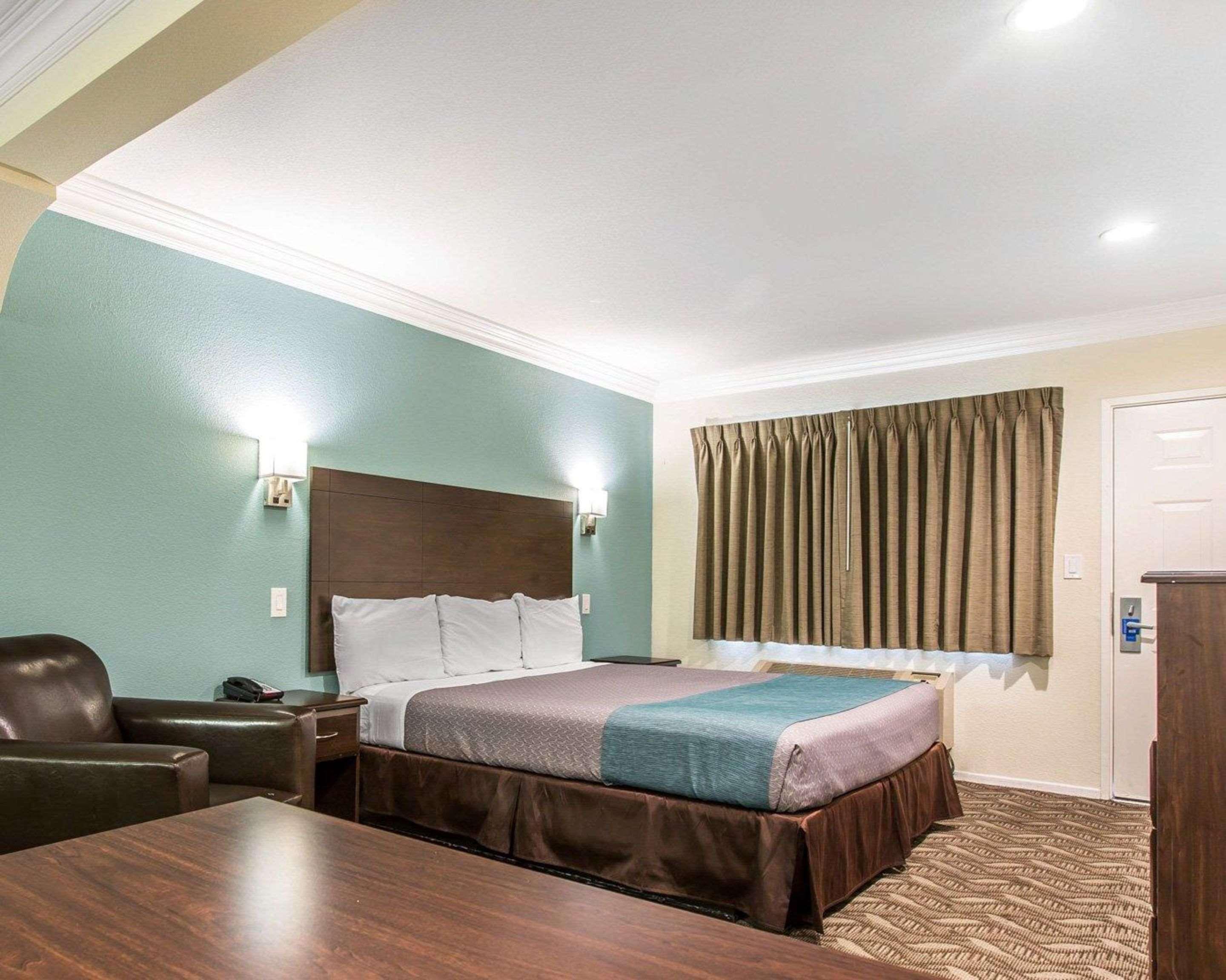 Rodeway Inn & Suites Inglewood Exteriér fotografie