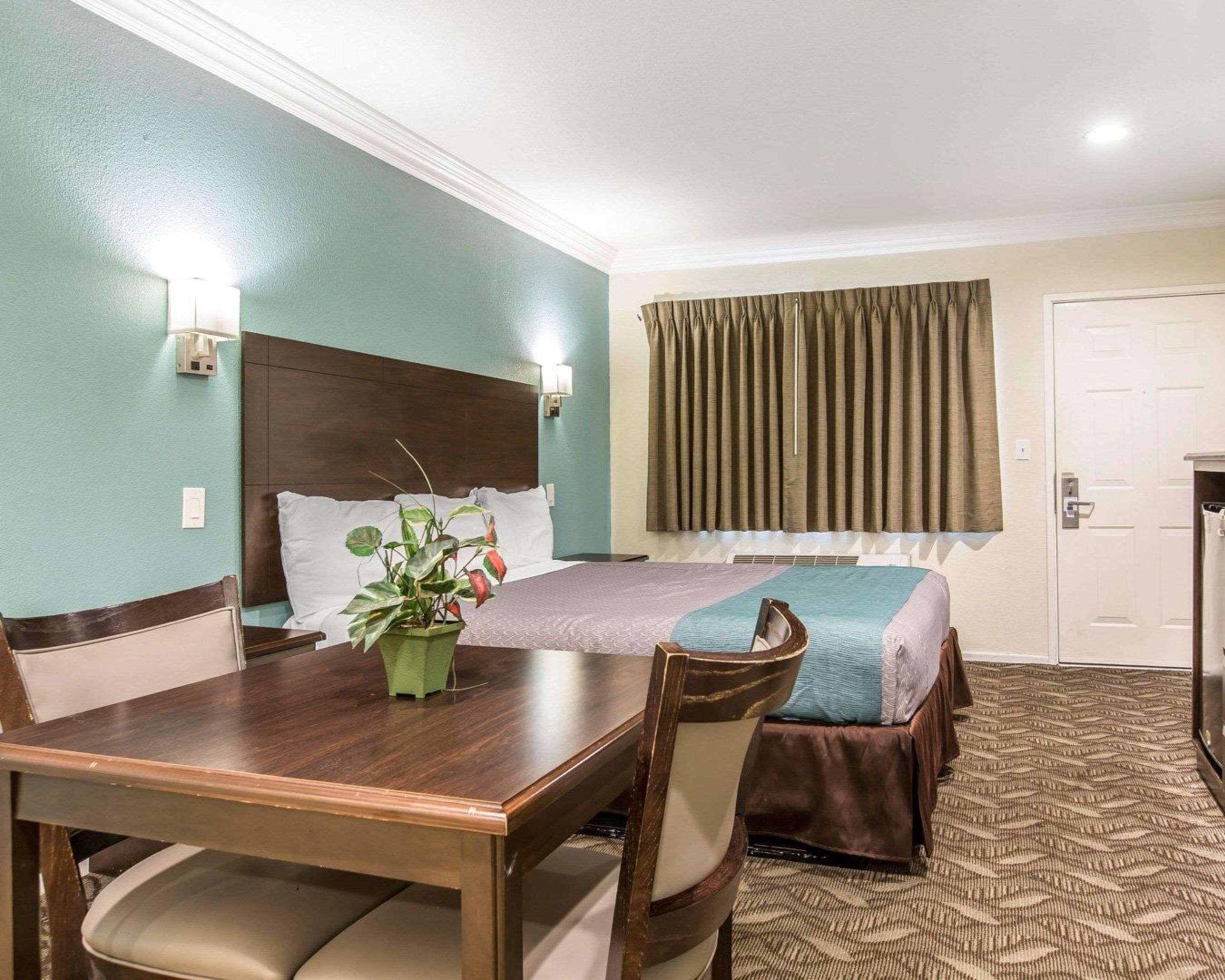 Rodeway Inn & Suites Inglewood Exteriér fotografie