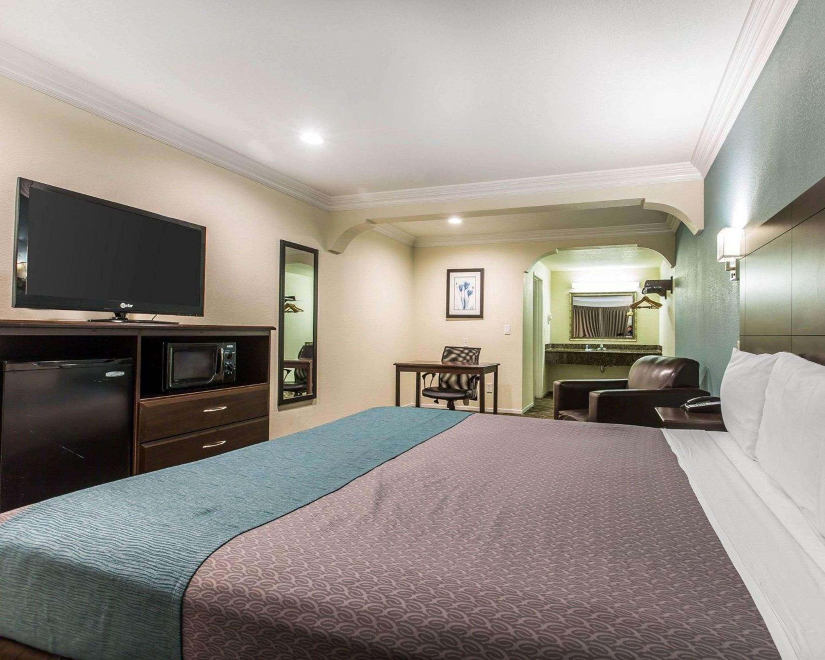 Rodeway Inn & Suites Inglewood Exteriér fotografie