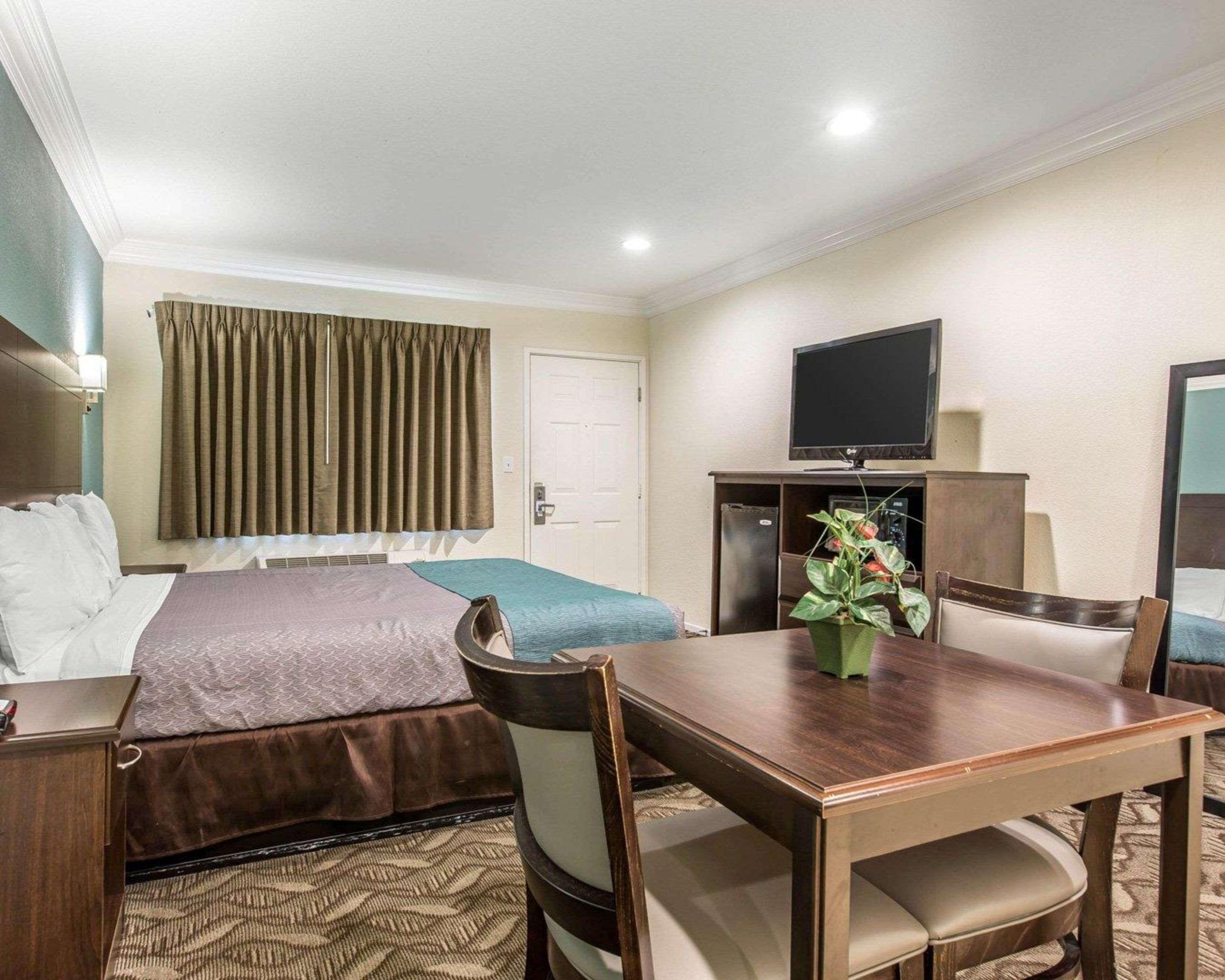 Rodeway Inn & Suites Inglewood Exteriér fotografie