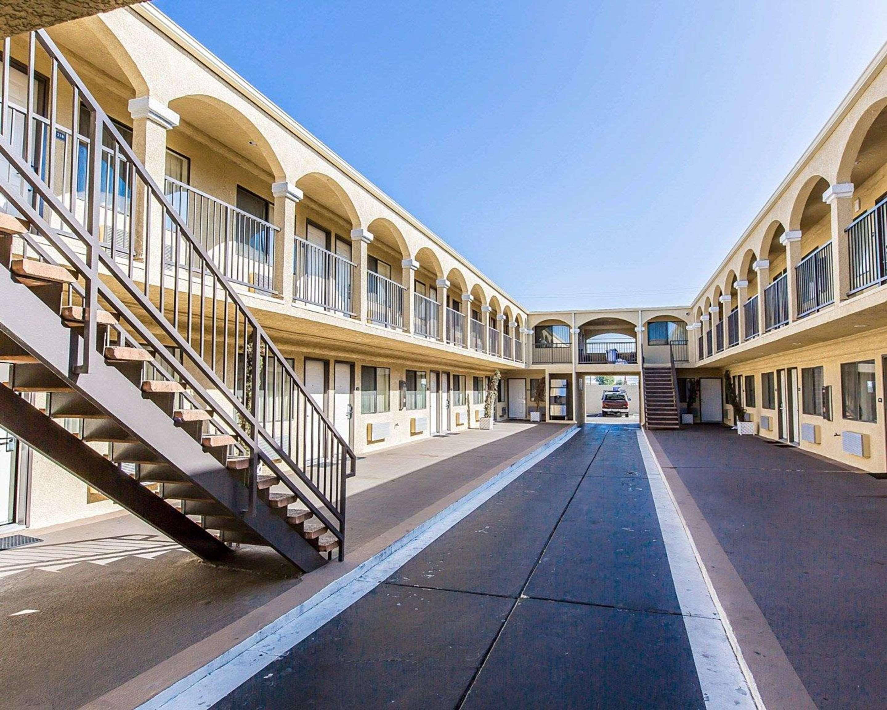 Rodeway Inn & Suites Inglewood Exteriér fotografie